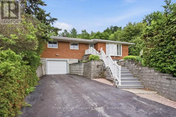 68 RIVERSIDE PARKWAY, Quinte West