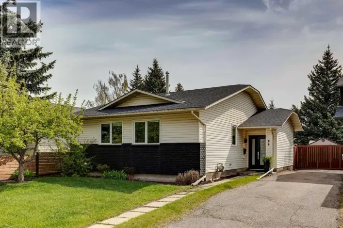 68 Woodmont Rise SW, Calgary