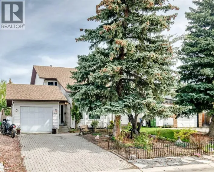 68 Woodview Court SW, Calgary