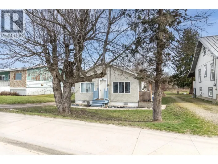 680 10 Street SW, Salmon Arm