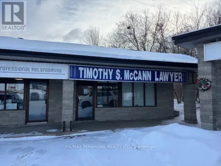 680 PEMBROKE STREET E, Pembroke
