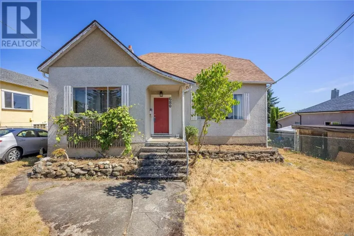 680 PINE St, Nanaimo