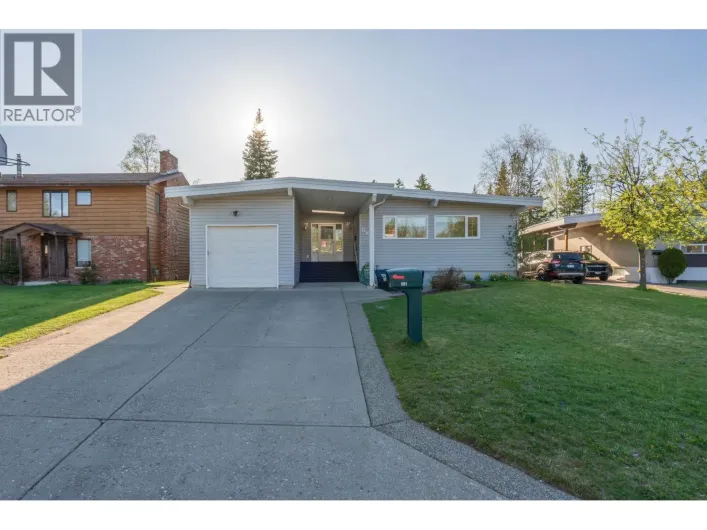 681 TAY CRESCENT, Prince George