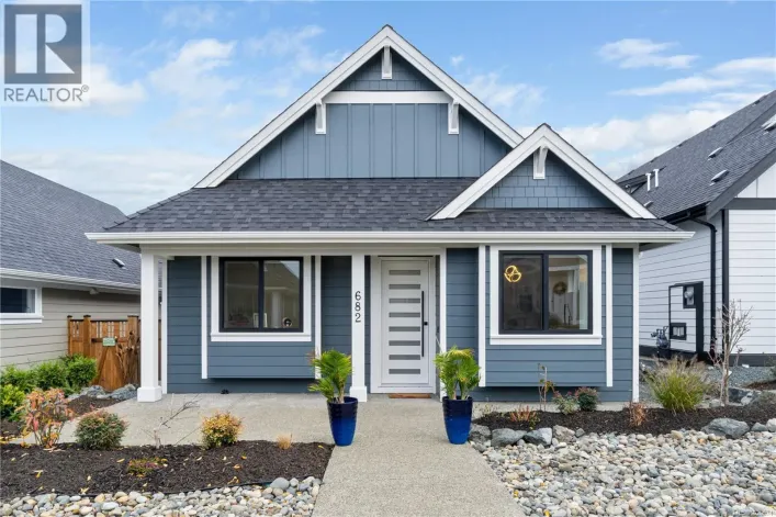 682 Briarwood Dr, Parksville