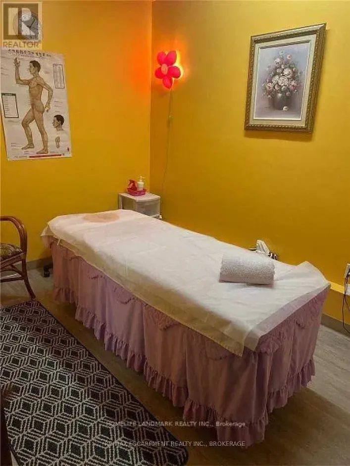 682 CONCESSION STREET E, Hamilton