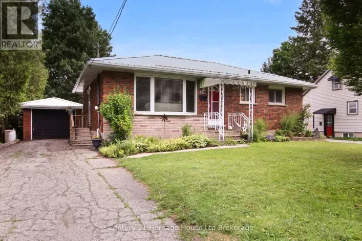 683 COLLEGE AVENUE, Woodstock
