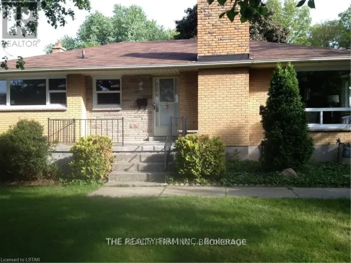 683 FANSHAWE PARK ROAD E, London North