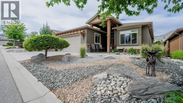 6833 MEADOWS Drive Unit# 28, Oliver