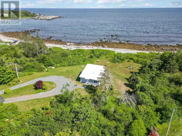 6837 Highway 3, Hunts Point