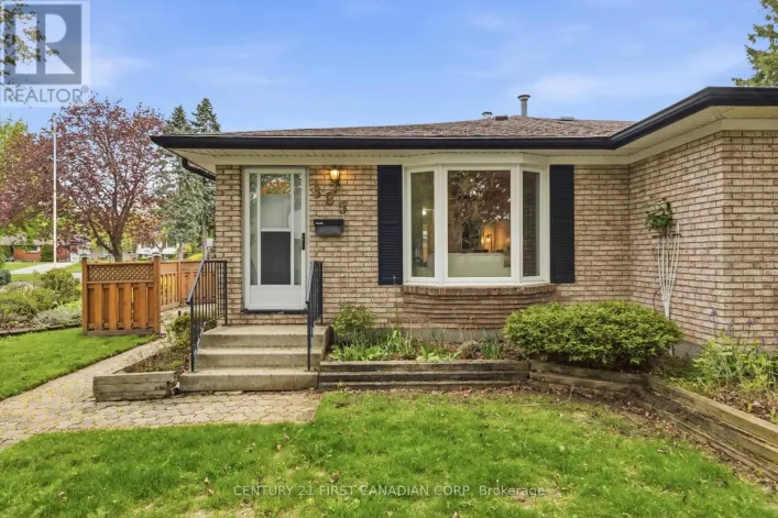 685 LADYBROOK CRESCENT, London South
