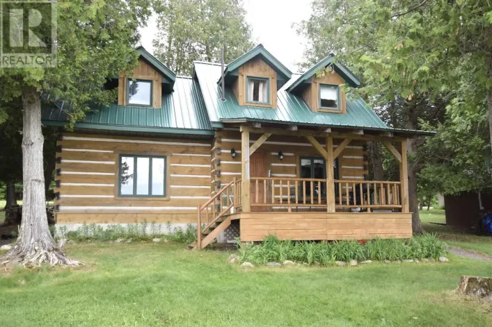 686 Sunset Beach Road, Huron Shores