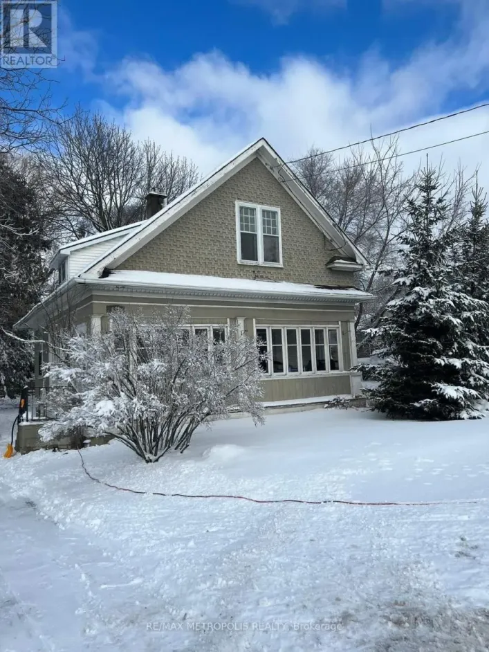 688 KING STREET W, Oshawa