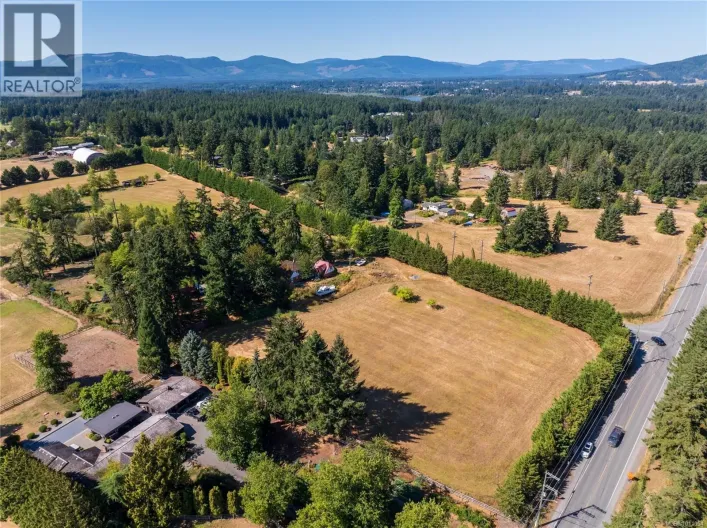 6883 Lakes Rd, Duncan