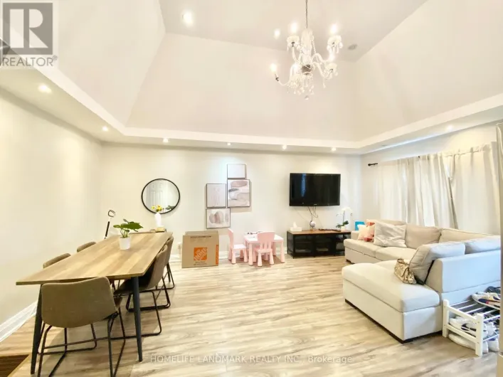 689 JANE STREET, Toronto