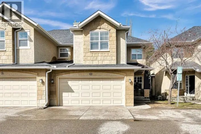 69, 39 Strathlea Common SW, Calgary