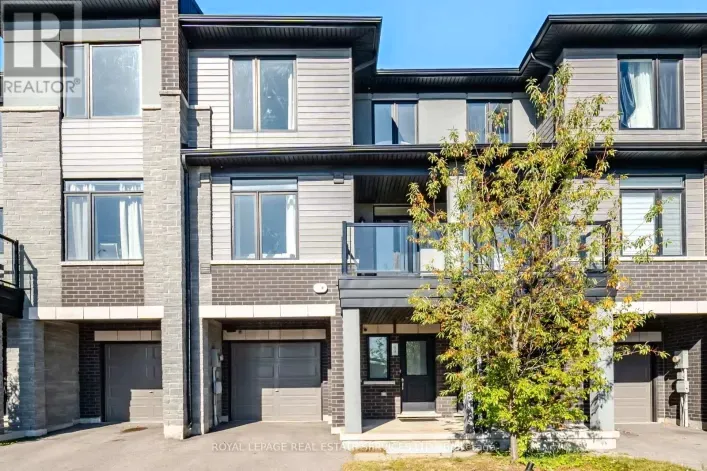 69 - 590 NORTH SERVICE ROAD, Hamilton