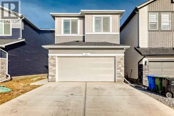 House for sale: 69 Amblehurst Way NW, Calgary