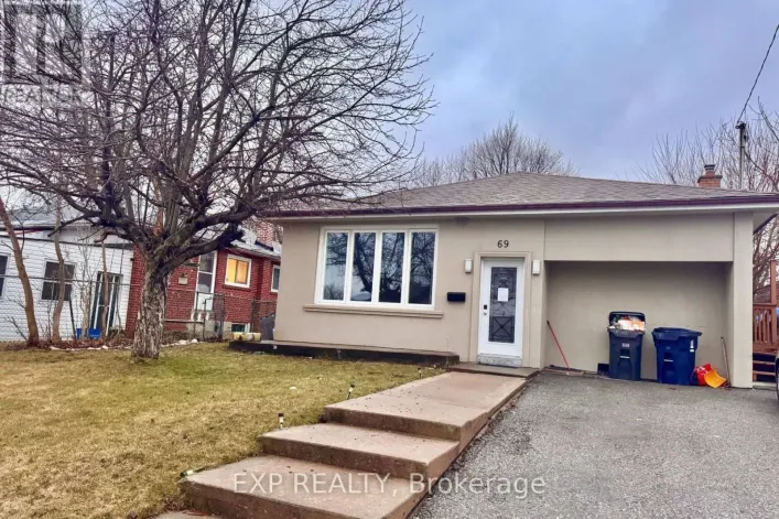 House for rent: 69 HOLLYHEDGE DRIVE, Toronto