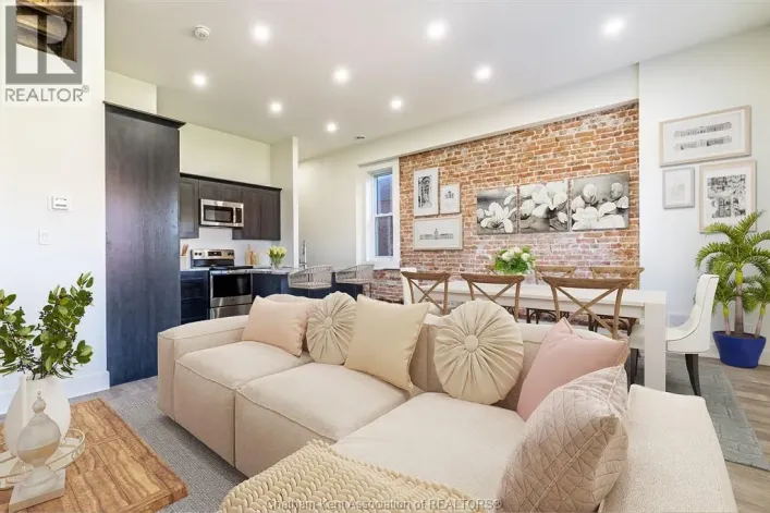 69 KING STREET West Unit# 203, Chatham