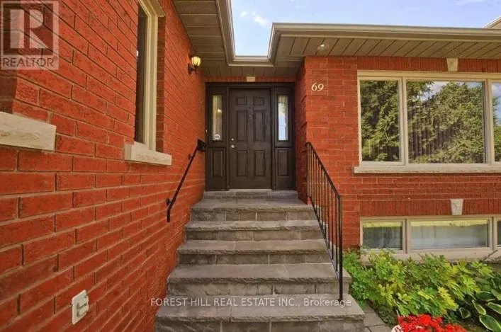 69 OXFORD STREET, Richmond Hill
