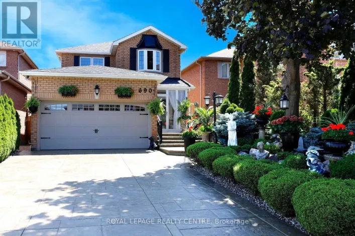 690 ASHPRIOR AVENUE, Mississauga