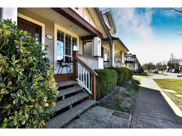 6914 190 STREET, Surrey