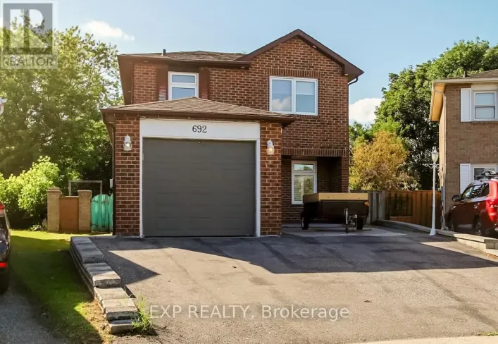 692 SULTANA SQUARE, Pickering