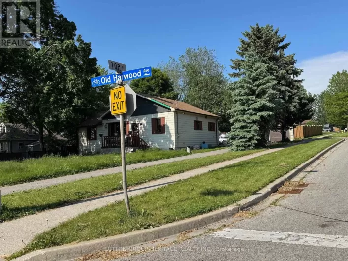 693 OLD HARWOOD AVENUE, Ajax