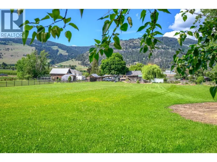 6934 Highway 6, Coldstream