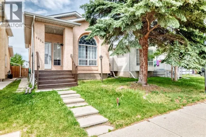6934 Laguna Way NE, Calgary
