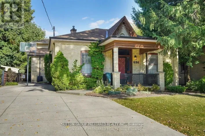 694 COLBORNE STREET, London East