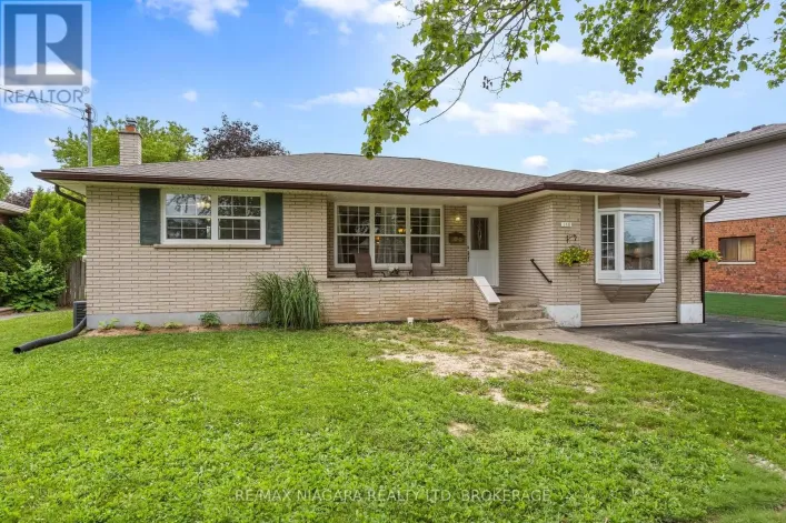 696 CLARE AVENUE, Welland