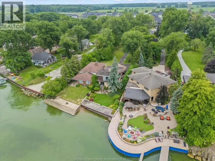 696 Old Tecumseh ROAD, Lakeshore