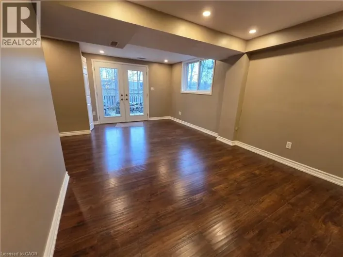 696 PENNY Lane Unit# Lower, Burlington
