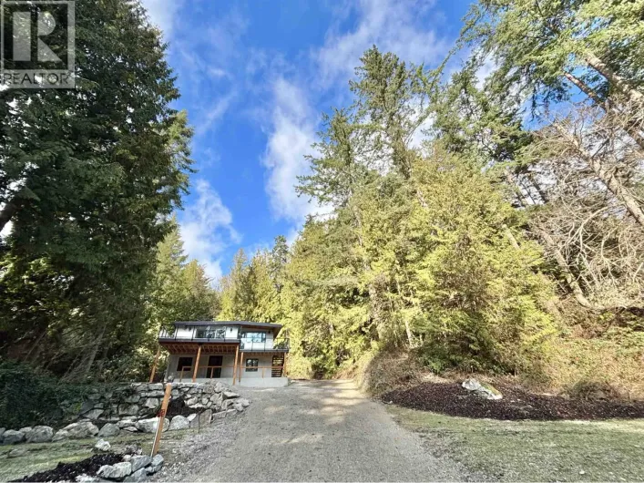6960 SUNSHINE COAST HIGHWAY, Sechelt