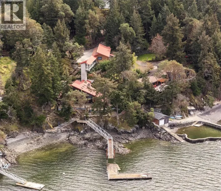 6966 Mark Lane, Central Saanich