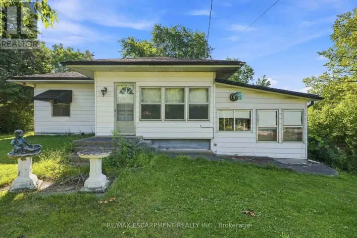 698 YORK ROAD, Hamilton