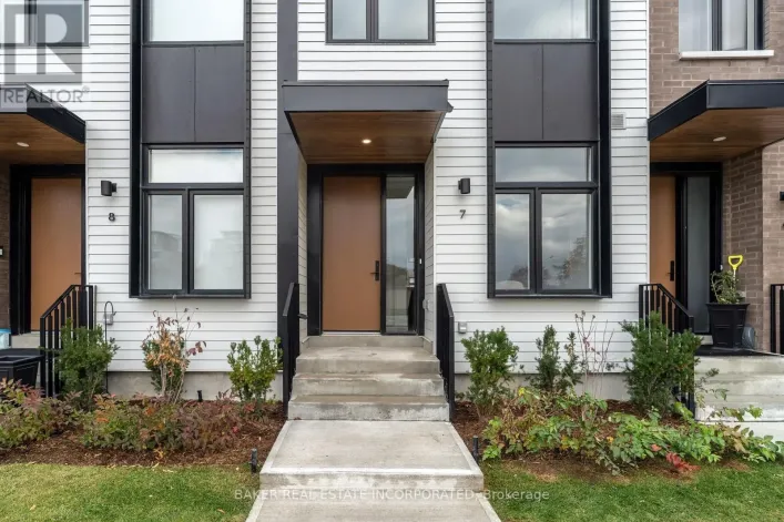 7 - 10 LOU PARSONS WAY, Mississauga