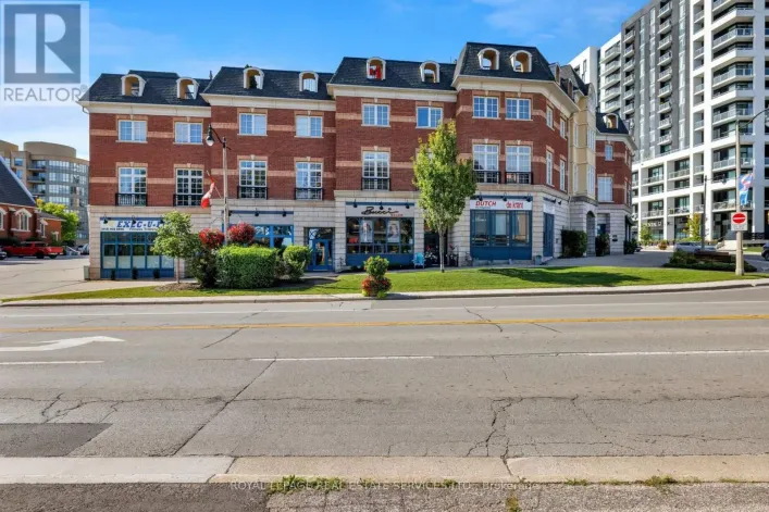 Row / Townhouse for sale: 7 - 120 BRONTE ROAD, Oakville