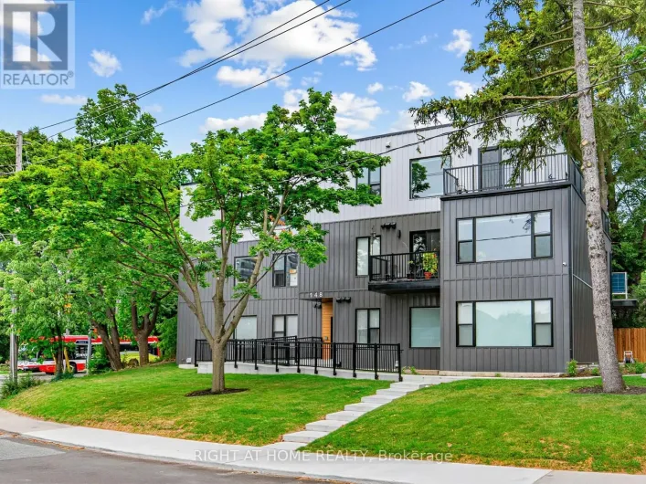 #7 - 148 GLENLAKE AVENUE, Toronto