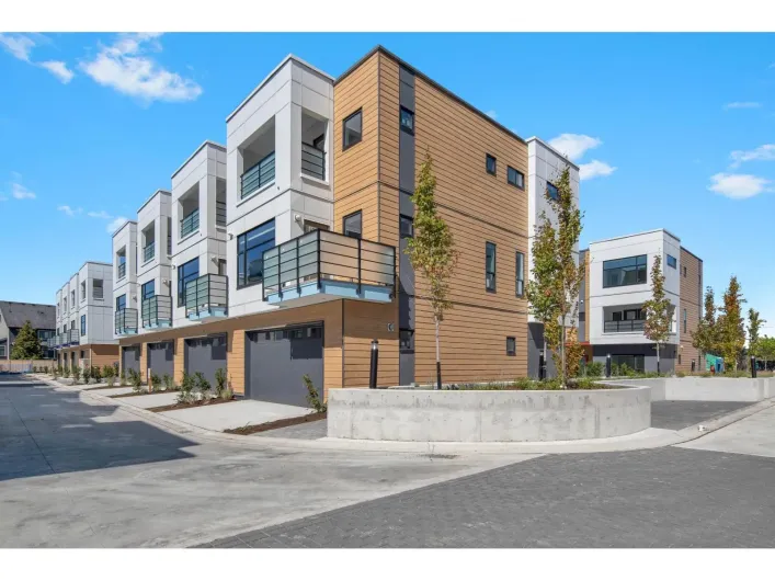 7 177 175A STREET, Surrey