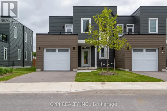 7 - 19 WEST STREET N, Kawartha Lakes