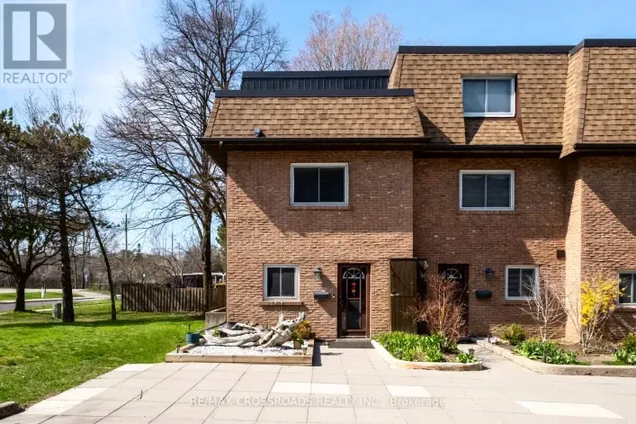 Row / Townhouse for sale: 7 - 20 HAINFORD STREET, Toronto