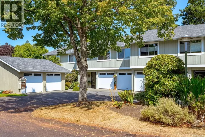 7 2020 White Birch Rd, Sidney