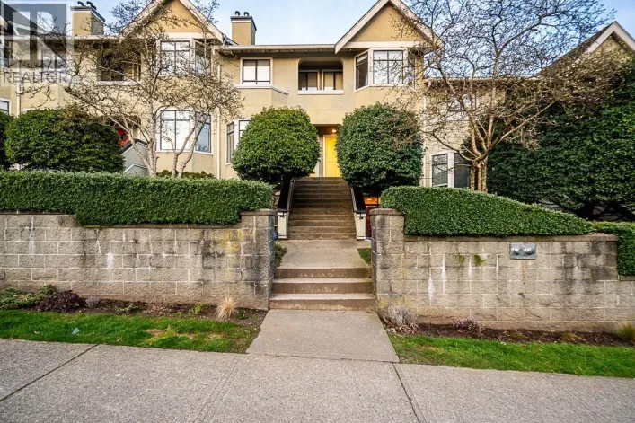 7 221 ASH STREET, New Westminster