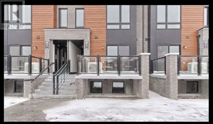 7 - 245 MCLEVIN AVENUE W, Toronto