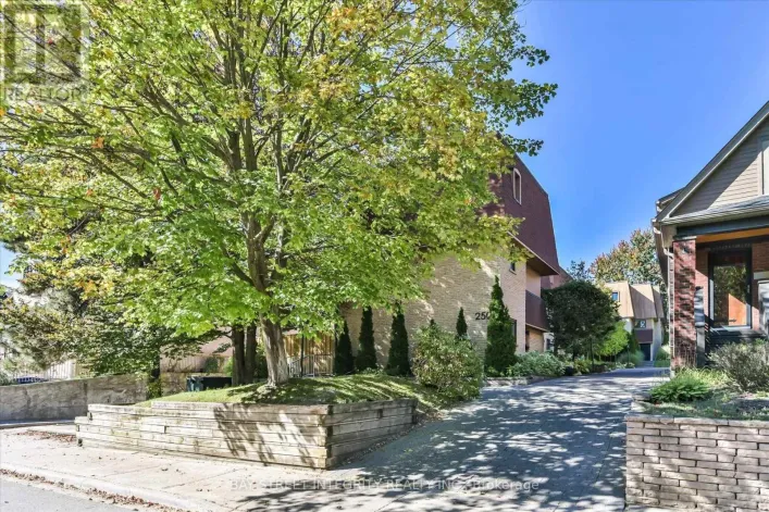 7 - 250 ERSKINE AVENUE, Toronto