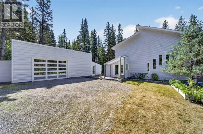 7, 32579 Range Road 52, Rural Mountain View County