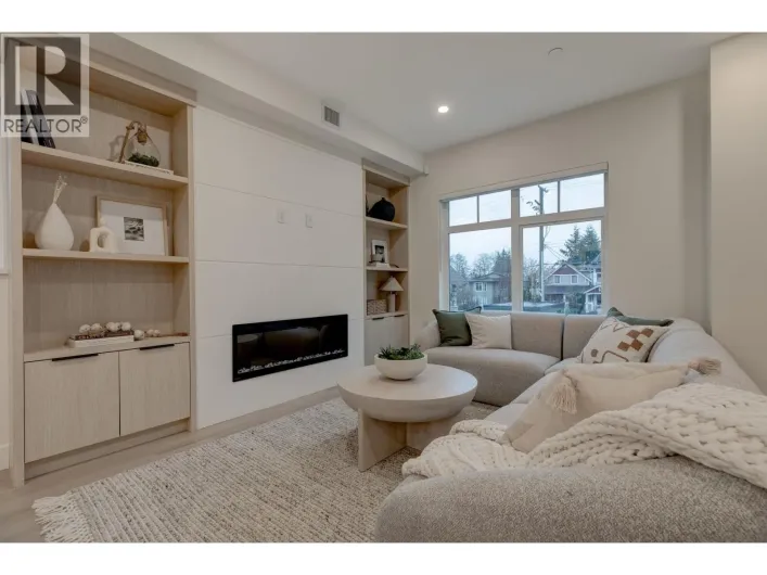 7 339 KEARY STREET, New Westminster