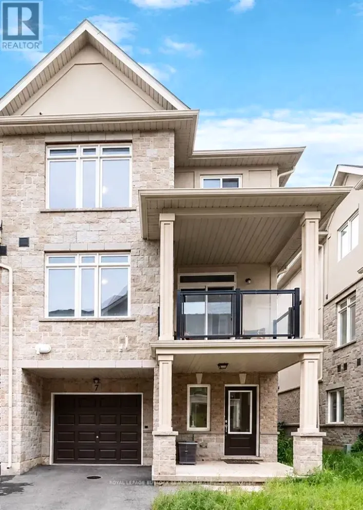 7 - 40 ZINFANDEL DRIVE, Hamilton